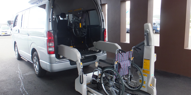 車椅子用バス